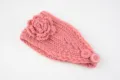 Rosa Strickstirnband aus Wolle mit Häkelblume und Knöpfen für Damen, warmes Haarband. - NO.18 Altrosa