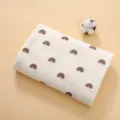 Double-layer cotton baby gauze swaddle blanket with cute brown rainbow print for newborns. - 100x100cm / Crpe Rainbow