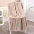 Weiche saugfähige Handtuch mit niedlicher Blumenstickerei, ideal für den täglichen Gebrauch. - Khaki