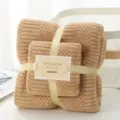 Khakifarbenes Ananas-Gitter Handtuch- und Badetuch-Set, saugfähiges Korallenfleece. - Khaki / Badetuch 70x140cm + Handtuch 35x75cm