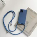 Blauwe siliconen crossbody telefoonhoesje met verstelbaar koord zachte beschermhoes nu - Lavendel Grijs / iPhone 13