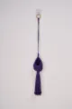 Cestino sospeso viola per piante aeree in macramè fatto a mano, supporto in corda. - Un Viola