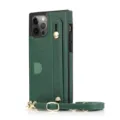 Detalle de funda de teléfono de cuero verde con correa ajustable, tarjetero y botones. - iPhone 13 Pro Max / Verde