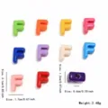 Perles alphabet F en acrylique coloré à grand trou pour colliers et bracelets DIY faits main. - Style Lettre F (YKL0226-6) / 10 Pièces/Paquet / Multicolore Mixte