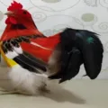Kuenstlicher Feder Hahn Figur, Simulations-Dorfhuhn Spielzeug, Heim-Dekor Ornament. - 25 cm Höhe