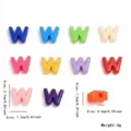 Perles de lettres W en acrylique coloré pour bijoux faits main et bracelets DIY. - Style Lettre W (YKL0226-23) / 10 Pièces/Paquet / Multicolore Mixte