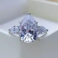 Impresionante anillo de compromiso con tres piedras en talla pera de plata. Joya detalle. - Talla 5 / Strass Blanco