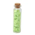 Perles plates en argile polymère vert clair dans bouteille en verre pour bracelet DIY - Vert Lumineux