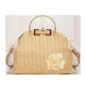 Sac a main en paille d'ete avec fermeture baiser, poignee metallique et broderie florale. - Kaki