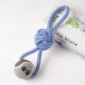Haltbares blau-weiß gestreiftes Baumwollseil Hunde Kauspielzeug mit Knoten und Ball. - Tennis-Knotenballstil (32cm 178g)
