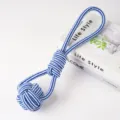Detailaufnahme des blau-weißen Baumwollseil-Hundespielzeugs, langlebiges Kauspielzeug. - Tragbarer Seilballstil (37cm 150g)