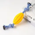 Hundekauartikel Baumwollseil Spielzeug mit gelbem Gummi Rugby Zentrum fuer kleine Hunde Haustier - Olive Doppelknoten Stil (77g 25cm)