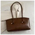 Vintage brown leather tote bag for women, large capacity stylish commuter shoulder handbag. - No Pendant / Brown