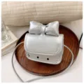 Silberne Schleife Umhängetasche für Kinder, süße kleine quadratische Tasche chic. - Silber