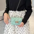 Mintgroene gewatteerde jelly schoudertas voor dames, trendy mini tas handtas met parelhandvat. - Groen