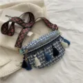 Gewebte Tweed-Brusttasche mit breitem Ethno-Gurt und stilvollen Quasten für den täglichen Gebrauch. - Blau