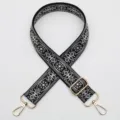 Correa de bolso jacquard étnica en blanco y negro con herrajes dorados, ancha y larga. - Modelo 998