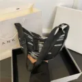 Casual ριγέ τσάντα χιαστί ημισελήνου, κομψή γυναικεία τσάντα ώμου για ταξίδια και καθημερινή χρήση. - Μαύρο / Ένα μέγεθος