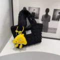 Bolso de mano arrugado negro de estilo coreano para mujer, bolso de verano moderno y elegante - Negro con Colgante