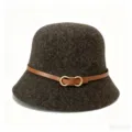 Franse vintage wol bucket hat voor vrouwen winter metalen gesp riem stijlvolle hoed - M (56-58cm) / koffiekleur