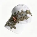 Elegante gorra de béisbol blanca con bordado floral dorado y brillantes pedrería de cristales. - Adulto, Circunferencia de la gorra 58cm ajustable / Blanco