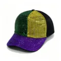 Detailopname van strass honkbalpet, sprankelende kristallen hoed met paarse rand en stenen. - Volwassene, Hoofdomtrek 58cm Verstelbaar / Zwart (Groen, Geel en Paars Strass-steentjes)