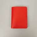 Portafoglio corto rosso in pelle da donna, elegante custodia minimalista per carte. - Rosso vivo