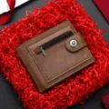 Portafoglio corto marrone da uomo con tasca portamonete con zip e fessure per carte, borsa in pelle. - Caffè Chiaro