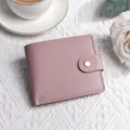 Piccolo portafoglio rosa corto da donna, borsetta portamonete compatta con bottone a pressione. - Viola chiaro
