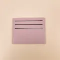 Minimalistisches rosa Leder-Kartenetui für Damen, kompakte Kreditkartentasche und Ausweis. - 006 Hellrosa