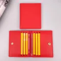 Variante porta carte in pelle rossa con scomparti multipli e chiusura a bottone, design sottile. - Rosso