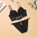 Schwarzes Spitzen-Bustier-Lingerie-Set mit Korsett-BH und passendem eleganten Damenslip. - S / Top und Unterteil / Schwarz