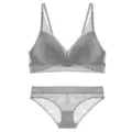 Grijze kanten lingerieset, draadloze driehoekige bh en bijpassende slip voor dames. - S / Top en Broek / Grijs