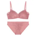 Roze Franse beugelloze kanten lingerieset met driehoek-bh en bijpassende damesslip. - S / Top en Broek / Dieproze