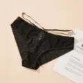 Mutandina donna nera in pizzo e rete sexy con design a vita alta e spalline, lingerie estiva. - 38 / Pantaloni e gonne / Nero