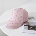 Detalle de gorra de béisbol rosa con hermosas piedras de estrás brillante y visera. - Niños circunferencia de la cabeza ajustable 54cm / Rosa fuerte