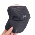 Zwarte holle gebreide zonnehoed met strass M-logo, ademend ontworpen met brede rand en open bovenkant. - Volwassen Stijl (54-59cm) / Zwart