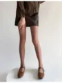 Vue détaillée de collants transparents à pois, bas d'été légers et respirants pour femmes. - Taille unique / Bas / Café à Pois Noirs