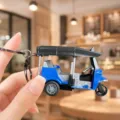 Mini portachiavi tuk-tuk modello, ciondolo per zaino a tre ruote retro creativo dono. - Triciclo Turistico (Blu)