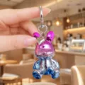Portachiavi coniglietto galvanizzato sfumato con cuore, ciondolo per zaino e bellissima idea regalo. - Coniglio Sfumato Galvanico / Rosa Blu