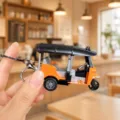 Portachiavi mini tuk-tuk giocattolo simpatico arancione modello veicolo ciondolo borsa - Triciclo Turistico (Arancione)