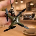 Mini portachiavi drone, ciondolo per zaino quadricottero pieghevole creativo in metallo. - Mini Drone / verde camouflage