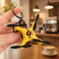 Portachiavi mini drone, ciondolo zaino aereo pieghevole giallo, accessorio studente cool. - Mini Drone / Giallo