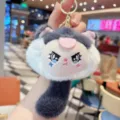 Leuke pluche kat sleutelhanger tas hanger zacht speelgoed pop accessoire pluizig ontwerp - Zwart Wit