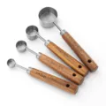 Edelstahl Messloeffel mit Holzgriffen Set von vier praktischen KUECHEN Backwerkzeugen. - 4-teiliges Messlöffel-Set / Originalfarbe