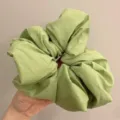 Détail de grand chouchou vert, élastique à cheveux en tissu duveteux pour coiffures. - Chouchou Bouffant [F82] Vert