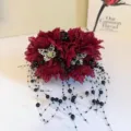 Pince à cheveux fleur rouge avec papillons en cristal et pampilles de perles noires. - Papillon Double Fleur / 13cm / Rouge