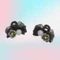 Set de mini pinces à cheveux avec nœuds en résille noire, perles et fleurs de camélia. - Pince à Cheveux Camélia (C06) / Lot de 2 (Une Paire) / Noir