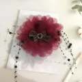 Grande pince a cheveux fleur en organza rouge avec noeud strass et pompons perles - Rouge