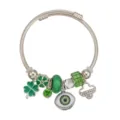 Bracciale rigido in cavo argentato con quadrifogli verdi e perline malocchio chic. - Bianco Verde